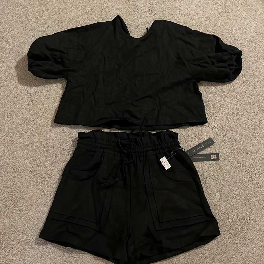 House of Harlow 2 piece linen set
